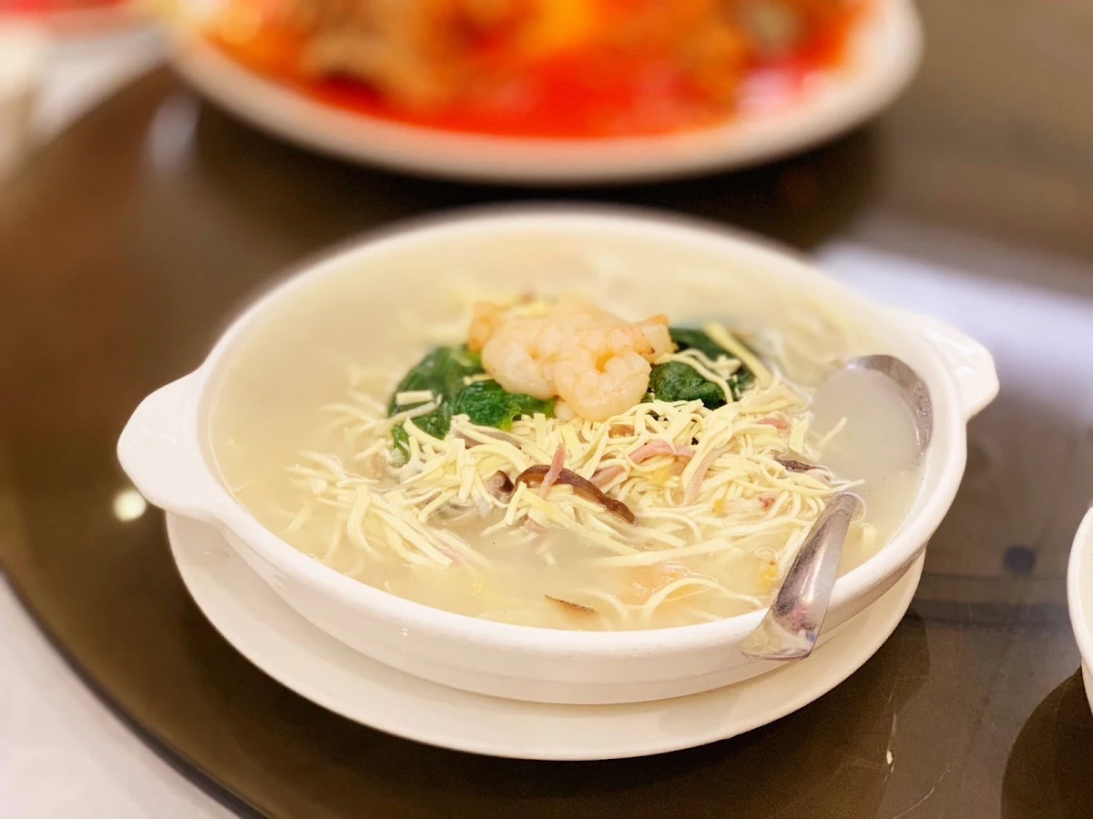 Braised Noodles with Shrimp Ham Chicken Vegetables 三鲜煨面, Tian Xin Place